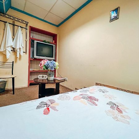 Guest House On Saksahanskoho Street Kyiv Exterior photo